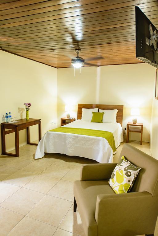 Hotel Flor De Sarta León Chambre photo