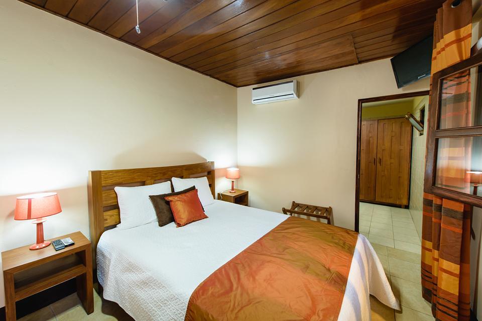 Hotel Flor De Sarta León Extérieur photo
